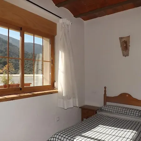 Country house Alojamiento Rural Medios Panes *